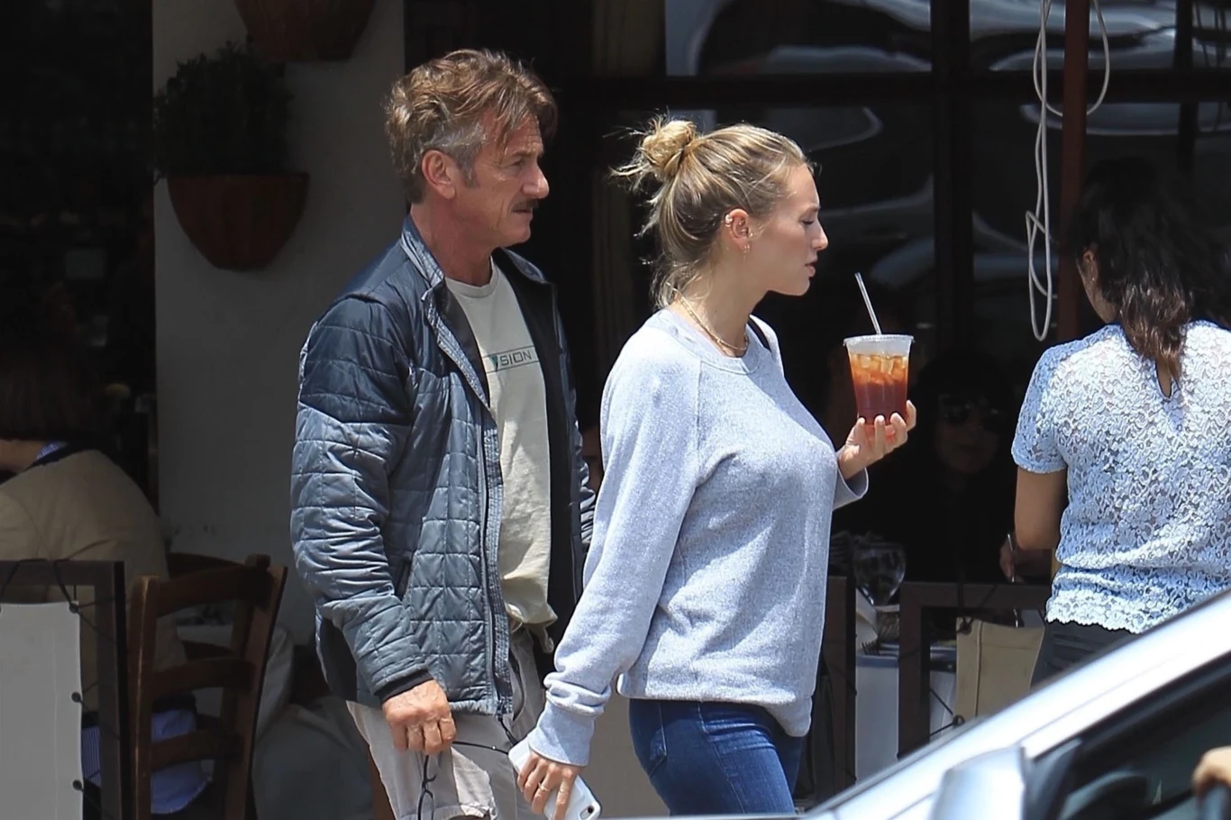Sean Penn i Leila George Sean Penn i Leila George