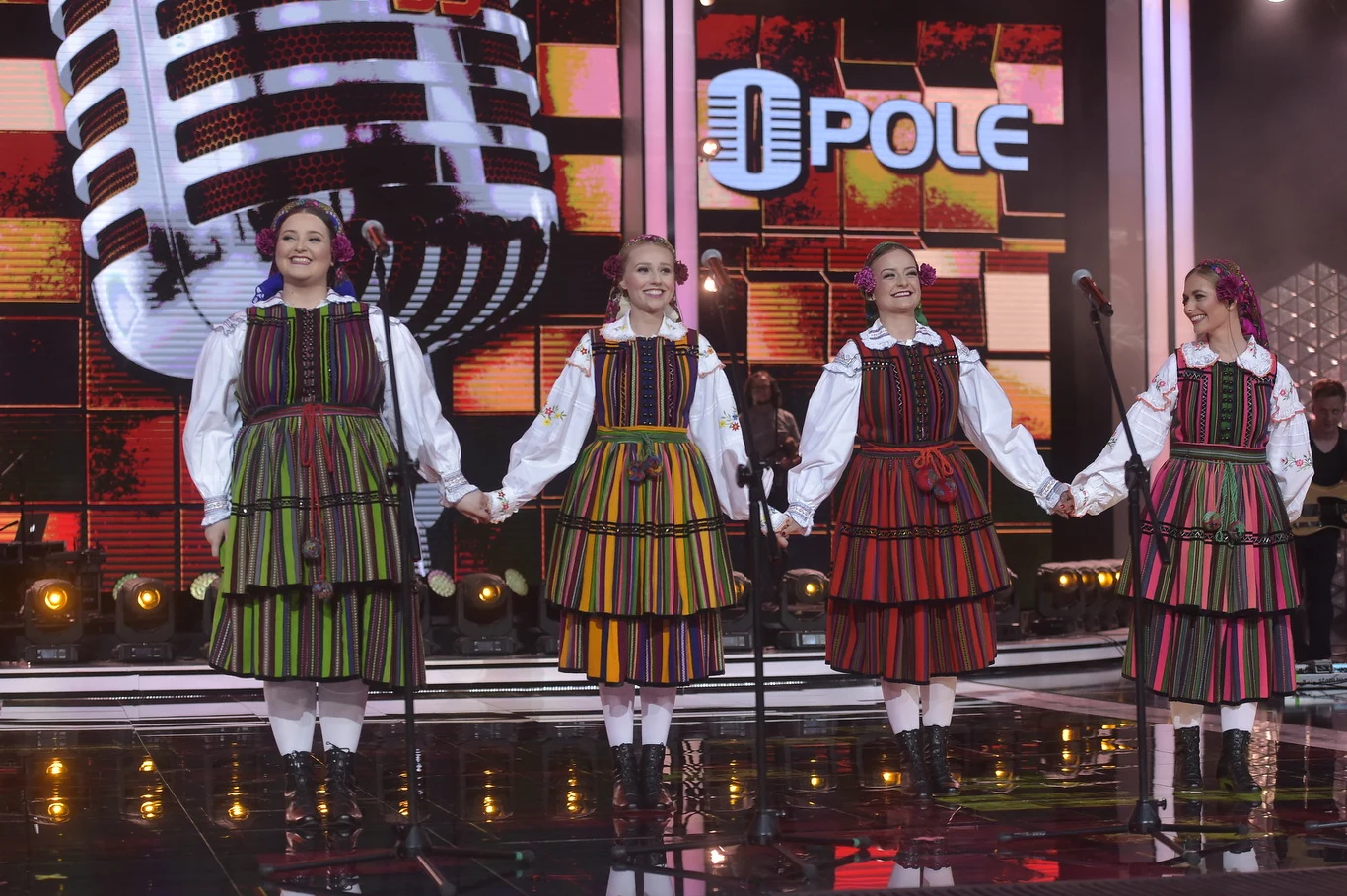 Zobacz zdjęcia z koncertu Premiery na Festiwalu w Opolu 2018 - Tulia Zobacz zdjęcia z koncertu Premiery na Festiwalu w Opolu 2018 - Tulia