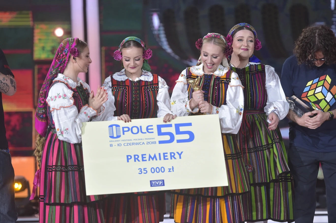 Zobacz zdjęcia z koncertu Premiery na Festiwalu w Opolu 2018 - Tulia z dubletem (nagroda jury i publiczności) Zobacz zdjęcia z koncertu Premiery na Festiwalu w Opolu 2018 - Tulia z dubletem (nagroda jury i publiczności)