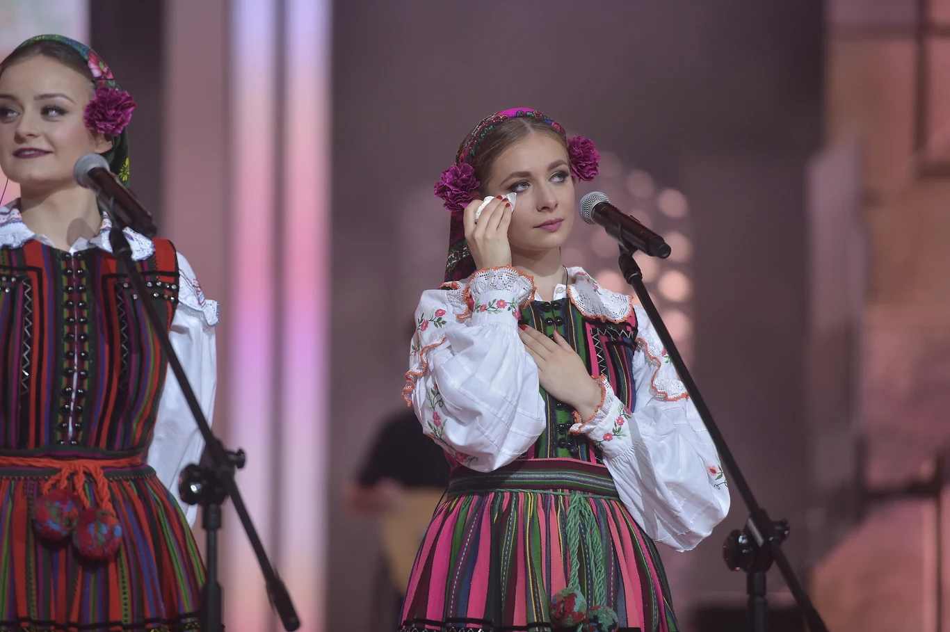 Zobacz zdjęcia z koncertu Premiery na Festiwalu w Opolu 2018 - wokalistki grupy Tulia nie kryły łez wzruszenia Zobacz zdjęcia z koncertu Premiery na Festiwalu w Opolu 2018 - wokalistki grupy Tulia nie kryły łez wzruszenia