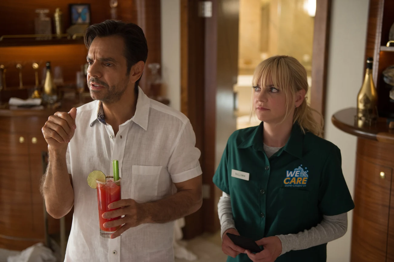 Eugenio Derbez i Anna Faris w filmie "I Że cię nie odpuszczę" Eugenio Derbez i Anna Faris w filmie "I Że cię nie odpuszczę"