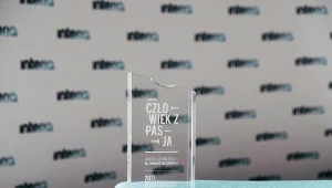 Statuetka, którą otrzymała laureatka konkursu 