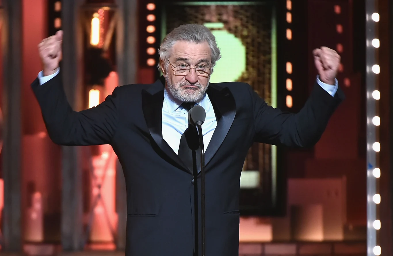 Robert De Niro podczas wystąpienia na gali wręczenia nagród Tony Robert De Niro podczas wystąpienia na gali wręczenia nagród Tony