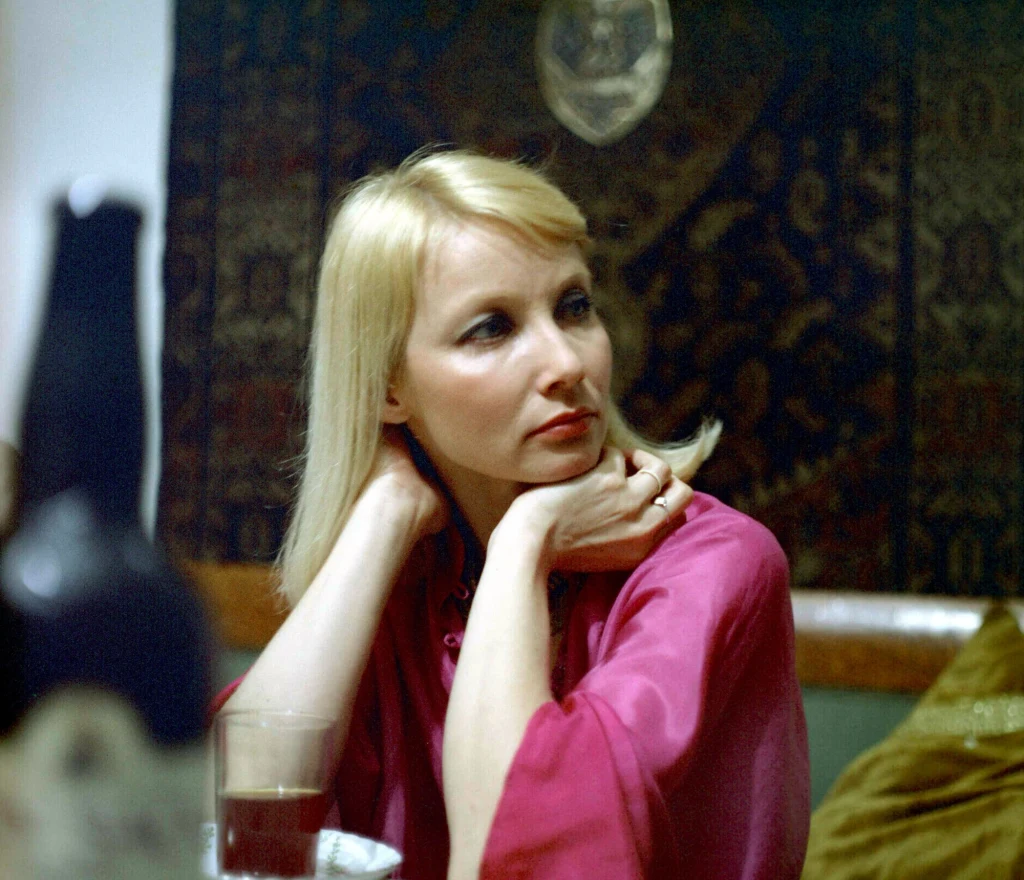 Pola Raksa - kard z filmu "Nic nie stoi na przeszkodzie" Pola Raksa - kard z filmu "Nic nie stoi na przeszkodzie"