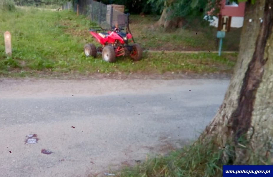 Quad, którym 23-latek wjechał w drzewo