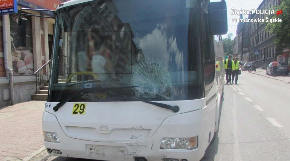 Po zderzeniu z autobusem dziecko jest w stanie ciężkim