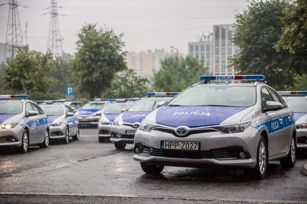 Na Śląsk trafiło ponad 40 hybrydowych radiowozów