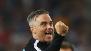 Robbie Williams nagrabi sobie swoim występem w Rosji?