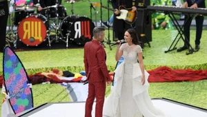 Robbie Williams i Aida Garifullina  na ceremonii  otwarcia mundialu (15 czerwca 2018 r.)