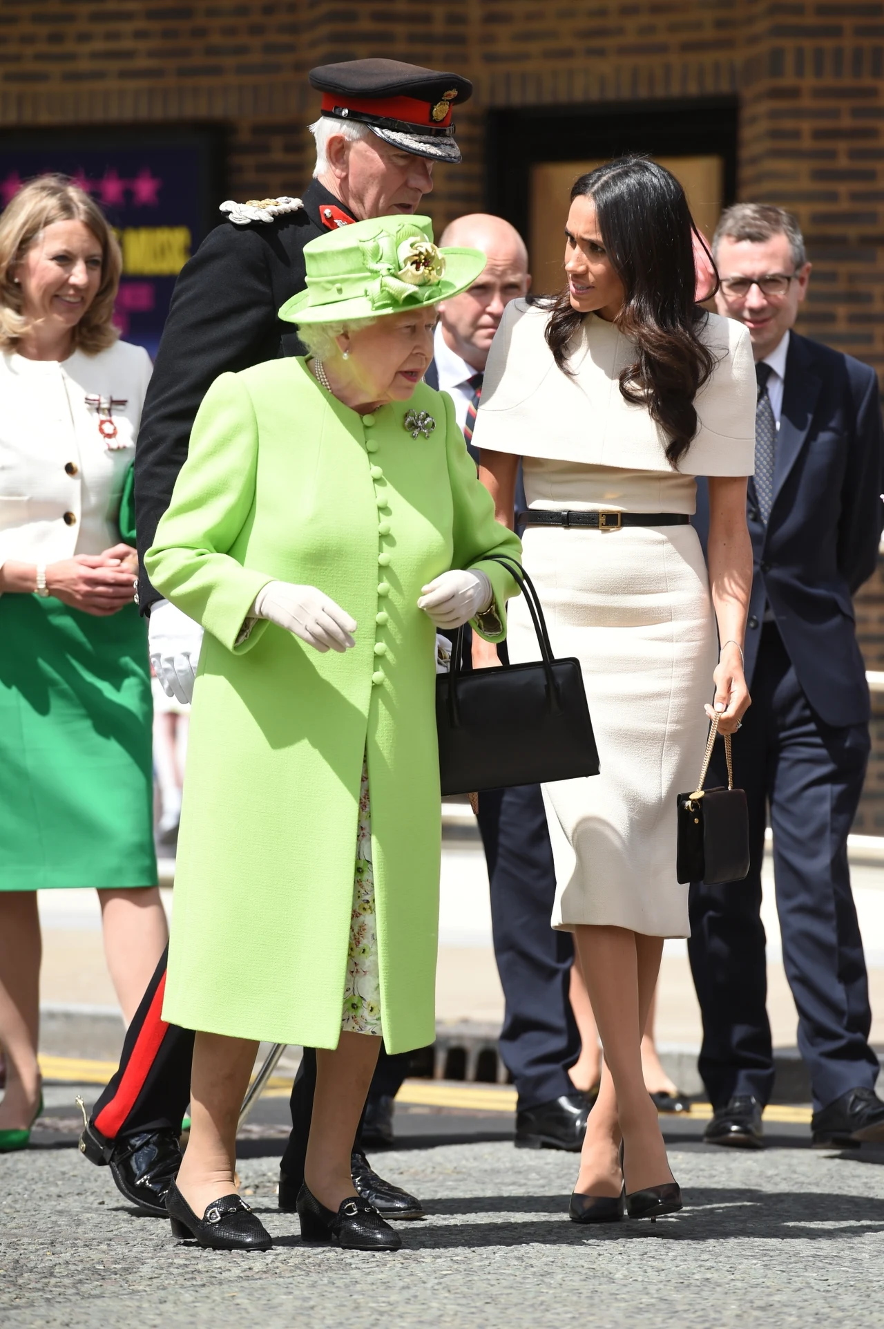 Królowa Elżbieta II i Meghan Markle 