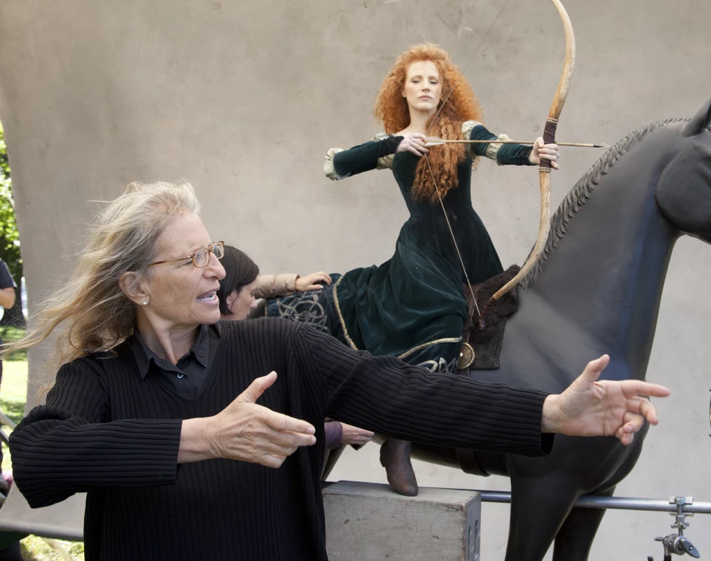 Jessica Chastain pozuje Annie Leibovitz