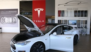 Tesla wycofuje ponad 11 000 pojazdów. Powodem błędy w oprogramowaniu