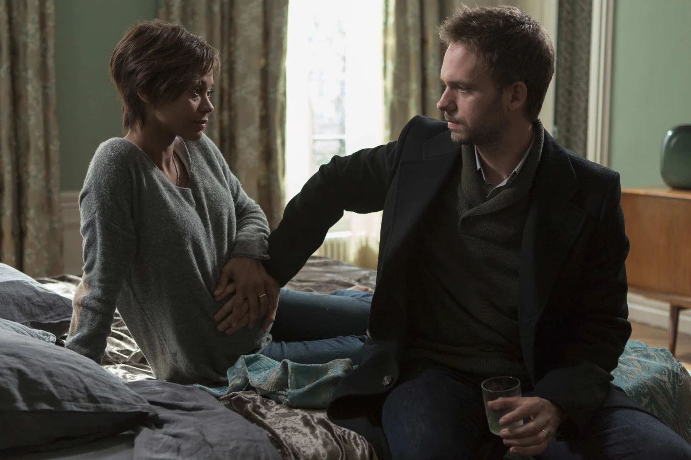 W 2014 roku aktorka zagrała też w telewizyjnej ekranizacji słynnej powieści grozy "Dziecko Rosemary". Czteroodcinkowy miniserial wyreżyserowany przez Agnieszkę Holland, powstał na zlecenie telewizji NBC i oparty był na dziele Iry Levina pod tym samym tytułem. W scenariuszu znalazły się jednak odstępstwa od książkowego pierwowzoru. Akcja została przeniesiona z Nowego Jorku do Paryża. Saldana wcieliła się w tytułową bohaterkę, która nieoczekiwanie zachodzi w ciążę. Początkowa euforia szybko ustąpi miejsca niewytłumaczalnemu niepokojowi. Rosemary zaczynają nawiedzać koszmary senne i halucynacje. Ku jej przerażeniu wychodzi na jaw, że w łonie nosi dziecko szatana.