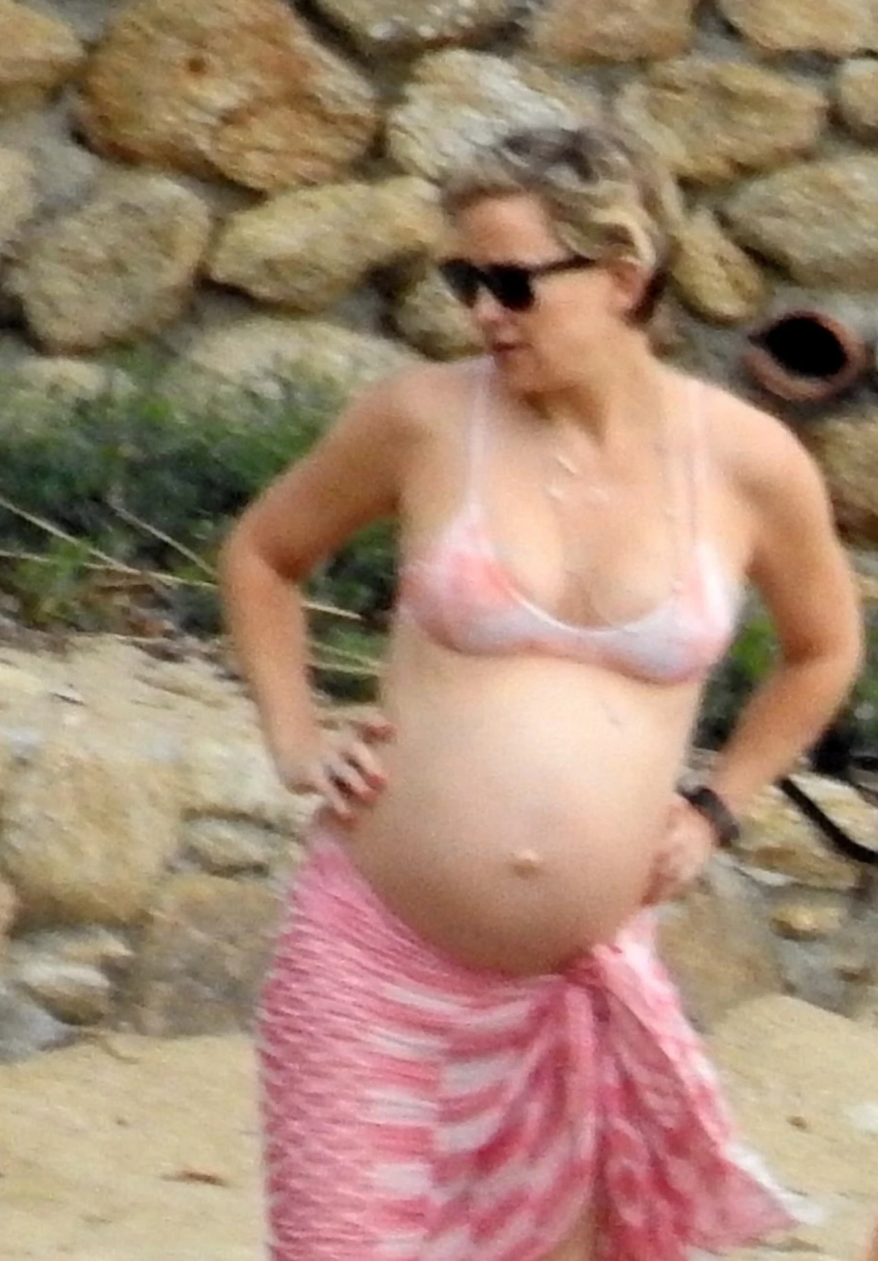 Kate Hudson wypoczywa na Mykonos przed porodem  Kate Hudson wypoczywa na Mykonos przed porodem