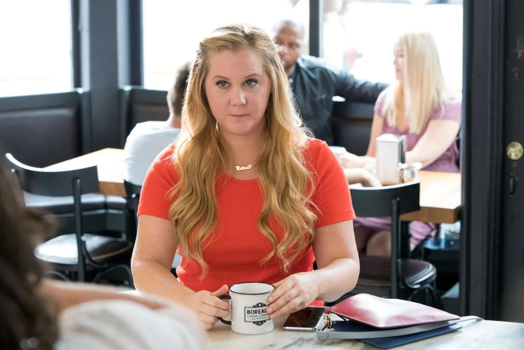 Amy Schumer w scenie z filmu "Jestem taka piękna!" Amy Schumer w scenie z filmu "Jestem taka piękna!"