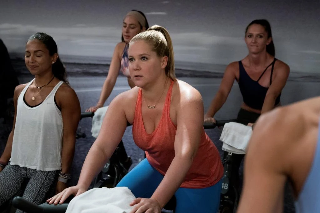 Amy Schumer w scenie z filmu "Jestem taka piękna!" Amy Schumer w scenie z filmu "Jestem taka piękna!"