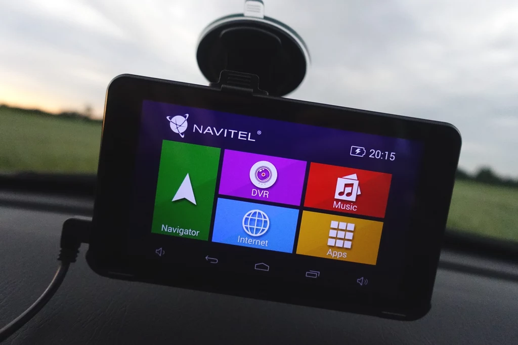 Navitel RE900 