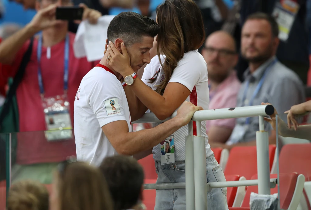 Anna i Robert Lewandowscy po meczu Polska-Senegal