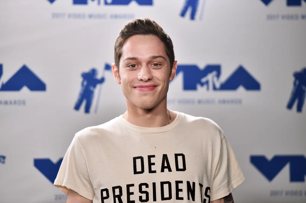 Pete Davidson po raz kolejny potwierdził, że jest zaręczony z Arianą Grande