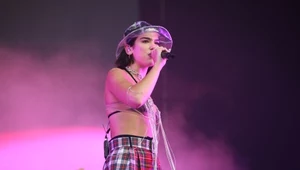 Dua Lipa nie panuje nad sukienką