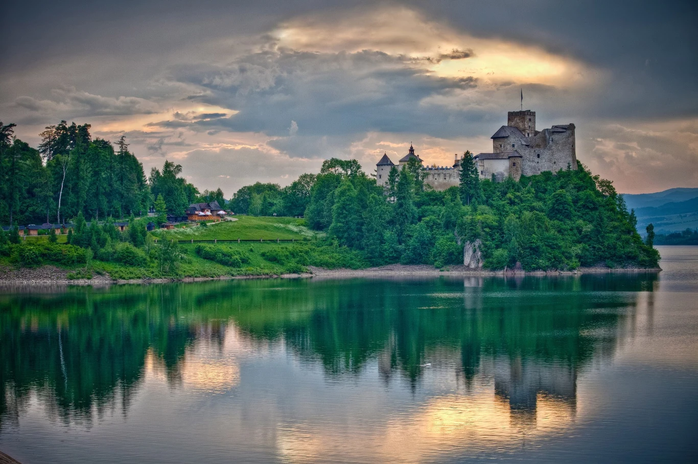 Czy w zamku w Niedzicy naprawdę znajduje się skarb Inków? Czy w zamku w Niedzicy naprawdę znajduje się skarb Inków?