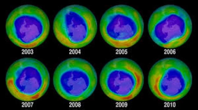 Zmiany rozmiarów dziury ozonowej w latach 2003-2010