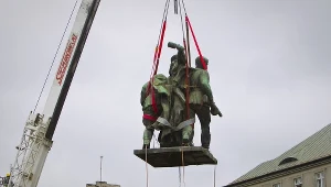 "Czterech śpiących", czyli tak zwany Pomnik Braterstwa Broni, został przeniesiony w 2011 roku