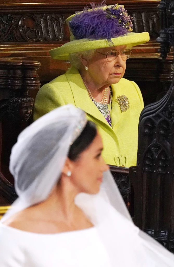 Królowa Elżbieta podczas książęcego ślubu 