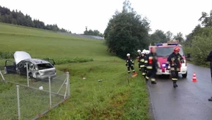 W wypadku zginęła nastolatka, bliźniacy nie przyznają się do prowadzenia / Fot: straż pożarna