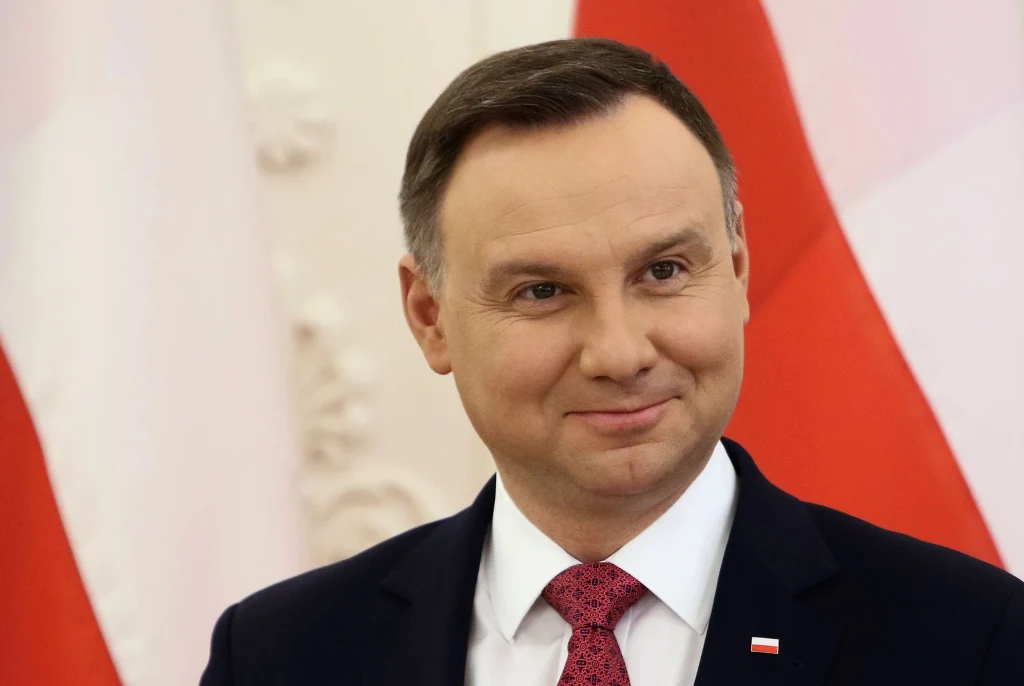 Prezydent podpisał nowelę obniżającą o 20 proc. uposażenia parlamentarzystów