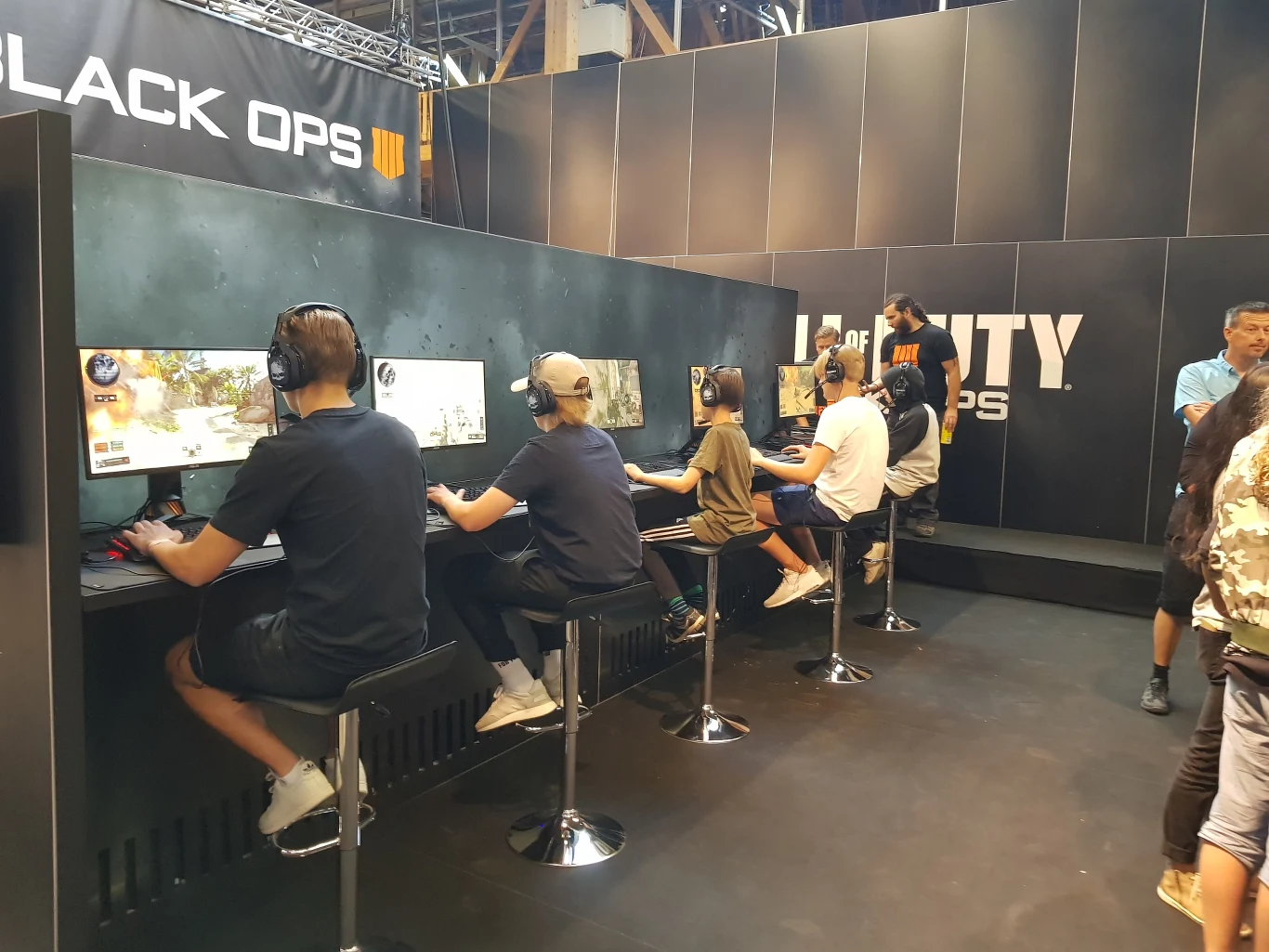 Stanowiska z grą Call of Duty: Black Ops 4 na DreamHack Summer 18