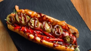 Pikantny hot-dog