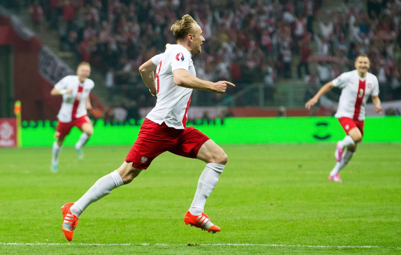 Sebastian Mila szaleje ze szczęścia po zdobyciu bramki w meczu z Niemcami