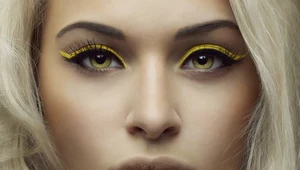 Żółty eyeliner - sposób na słoneczny makijaż