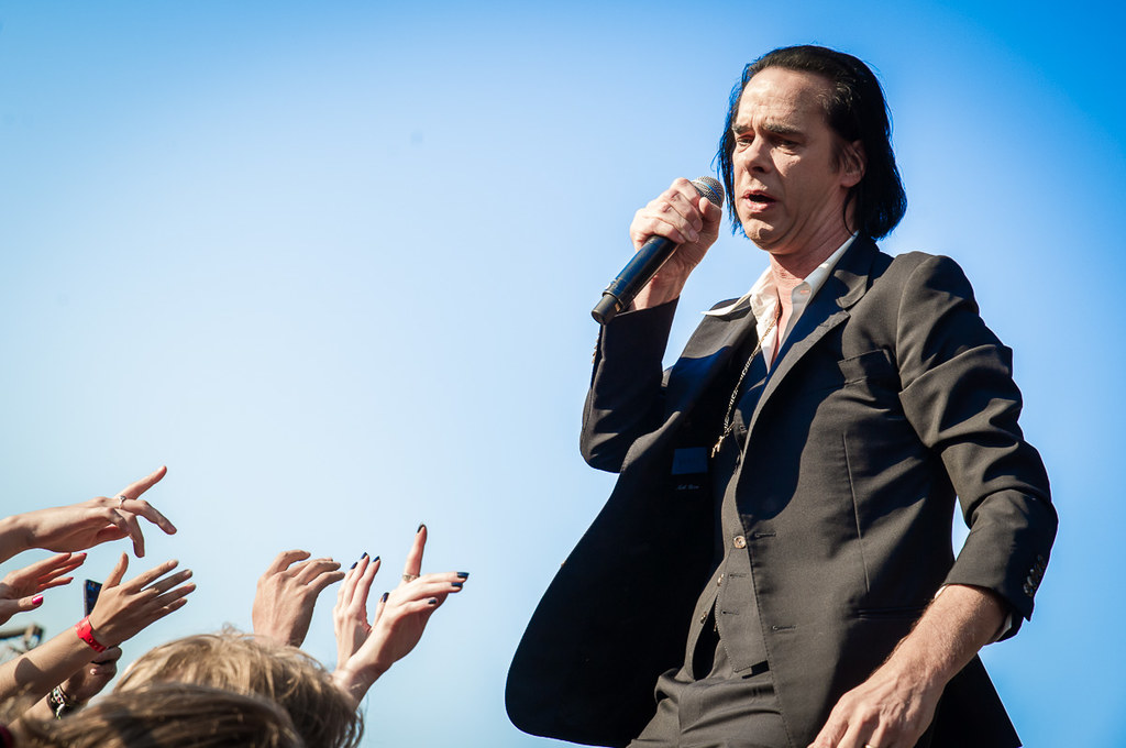 Nick Cave i głodni jego bliskości fani