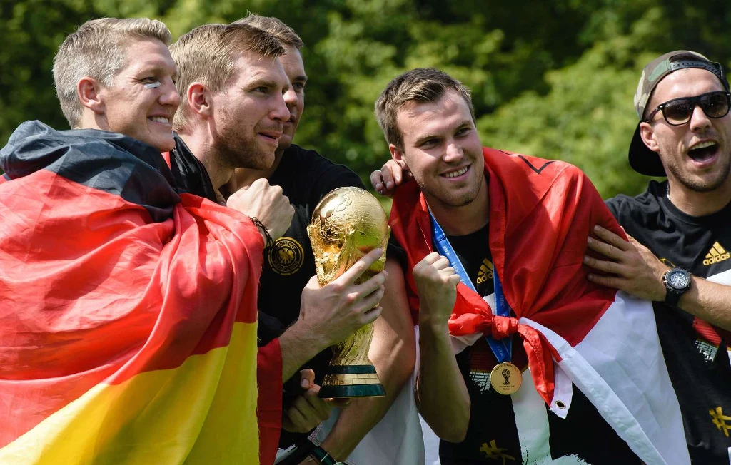 Kevin Grosskreutz (drugi z prawej) Kevin Grosskreutz (drugi z prawej)