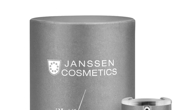 Janssen Cosmetics Platinum Care Night Cream - krem nocny o charakterze premium anti-aging, który zapewnia skórze niezwykłe wsparcie regeneracyjne. Cena: 295 zł / 50 ml