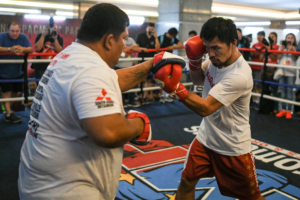 Manny Pacquiao (z prawej)