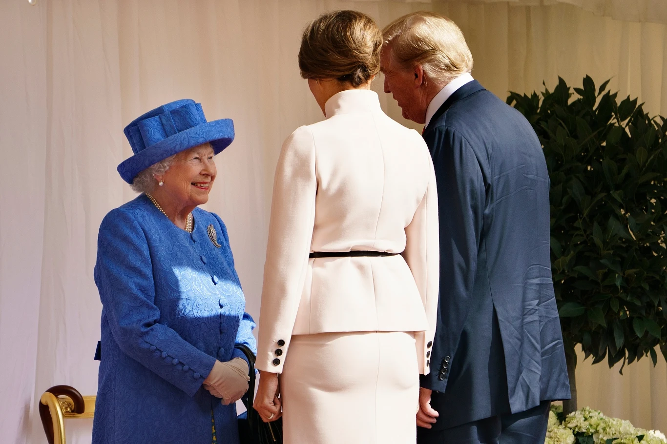 Spotkanie Donalda Trumpa z królową Elżbietą II na zamku w Windsorze.