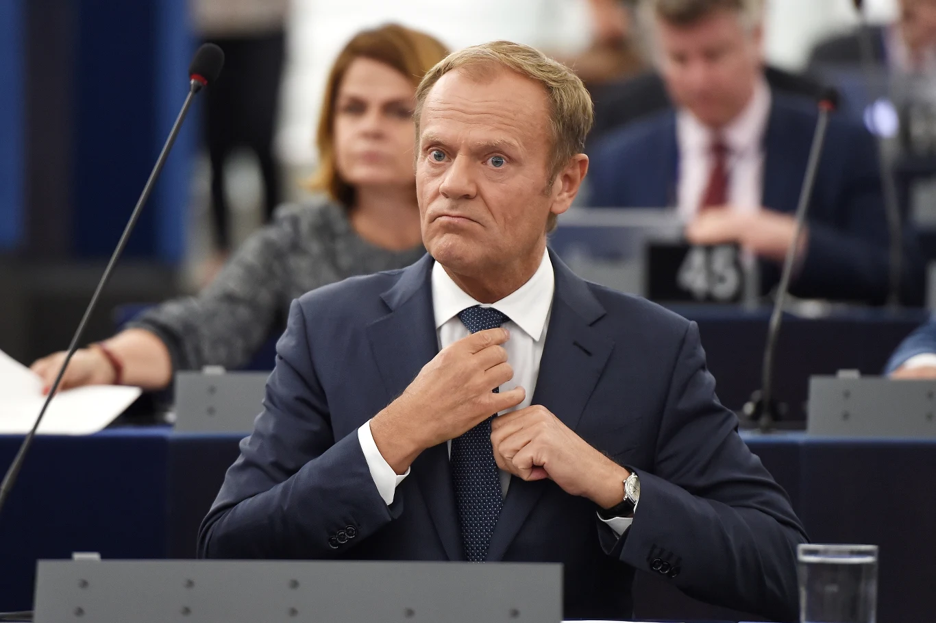Donald Tusk pobiera trzy emerytury - jedną z ZUS i dwie "europejskie" Donald Tusk pobiera trzy emerytury - jedną z ZUS i dwie "europejskie"
