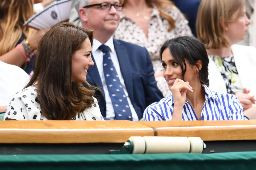 Księżna Kate i Meghan Markle nie przestawały ze sobą rozmawiać  Księżna Kate i Meghan Markle nie przestawały ze sobą rozmawiać