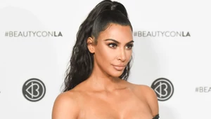 Kim Kardashian ubrana przez męża. Ładnie?