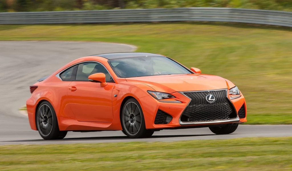 Lexus RC F - ciągle z wolnossącym silnikiem