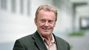 Hollywood, romanse i 80-tka na karku. Aktorstwo sekretem młodości gwiazdora