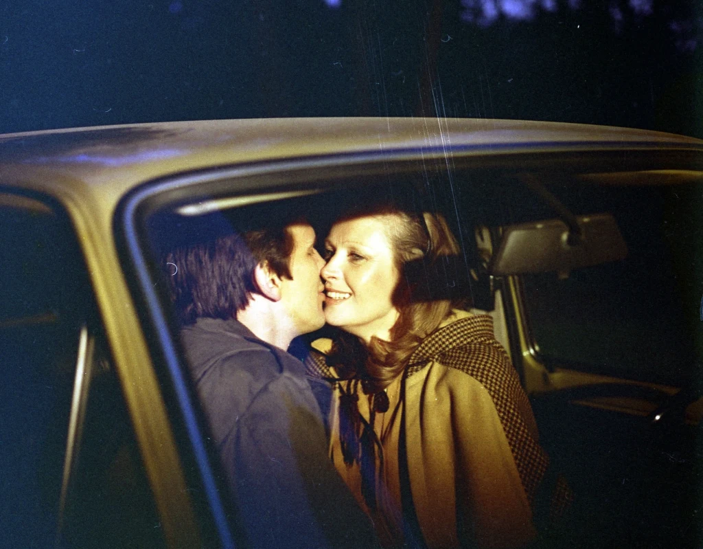 Beata Tyszkiewicz i Jan Englert w filmie "Mniejsze niebo" Beata Tyszkiewicz i Jan Englert w filmie "Mniejsze niebo"