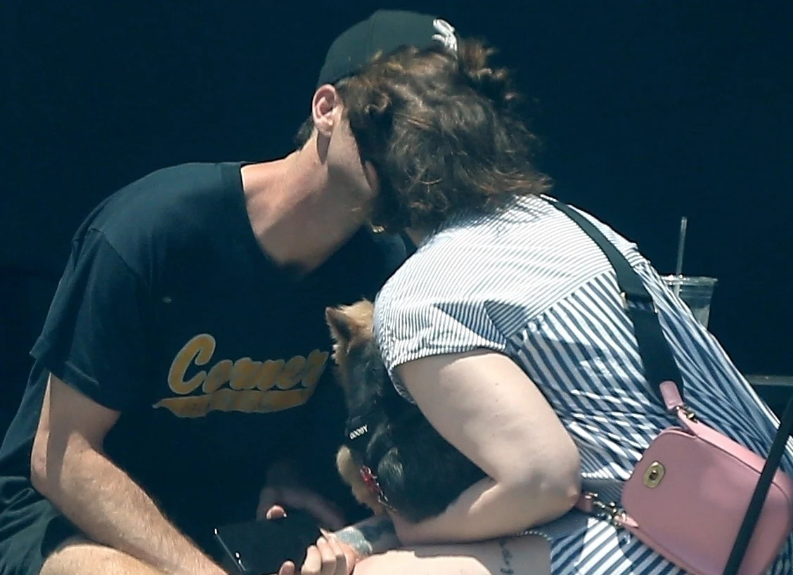 Lena Dunham przyłapana na czułościach z nowym ukochanym Lena Dunham przyłapana na czułościach z nowym ukochanym