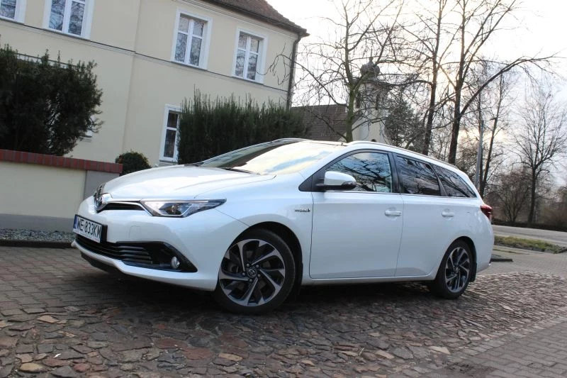 Toyota Auris TS Hybrid