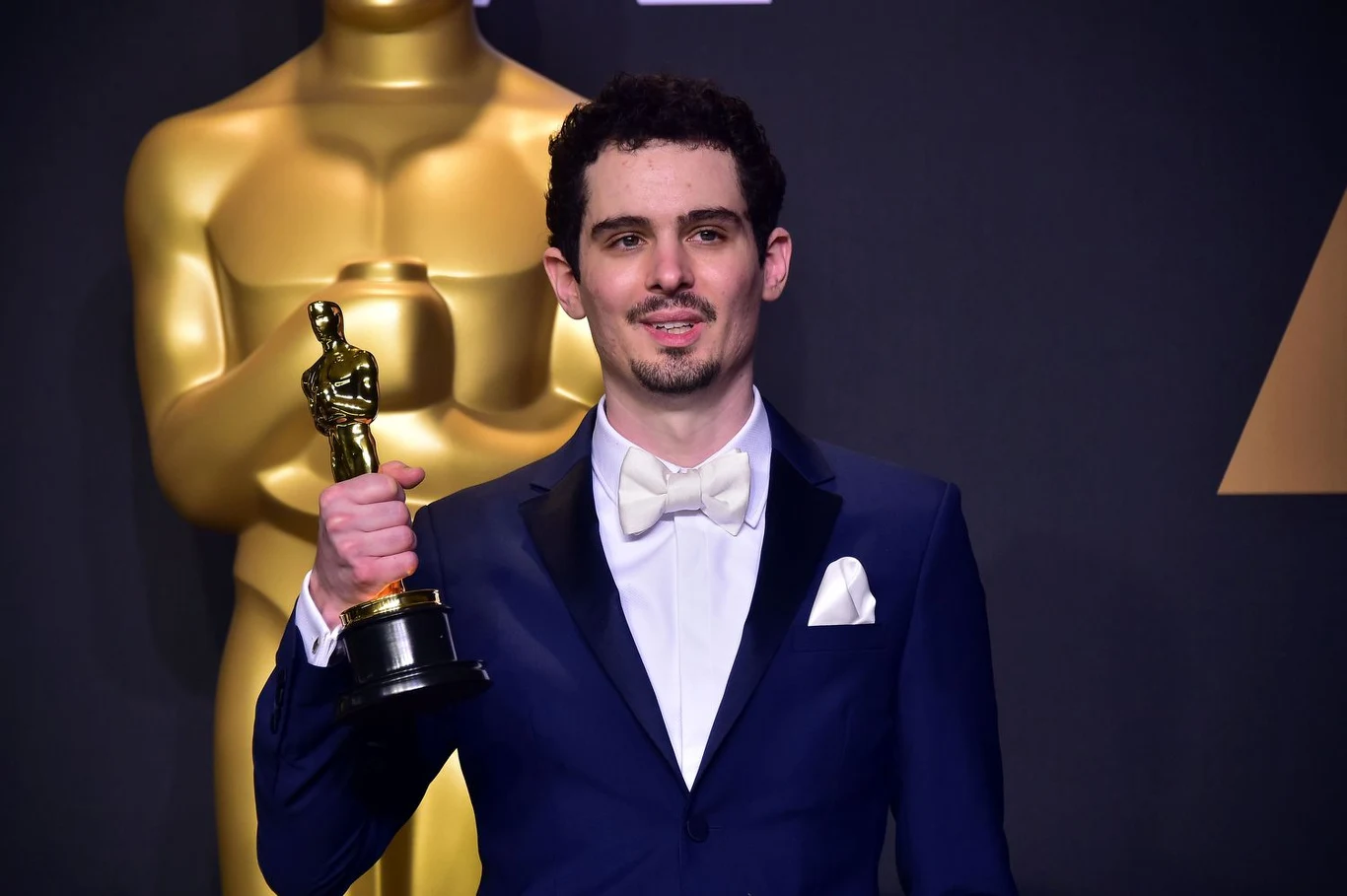 Damien Chazelle z Oscarem za film "La La Land" (2017) Damien Chazelle z Oscarem za film "La La Land" (2017)
