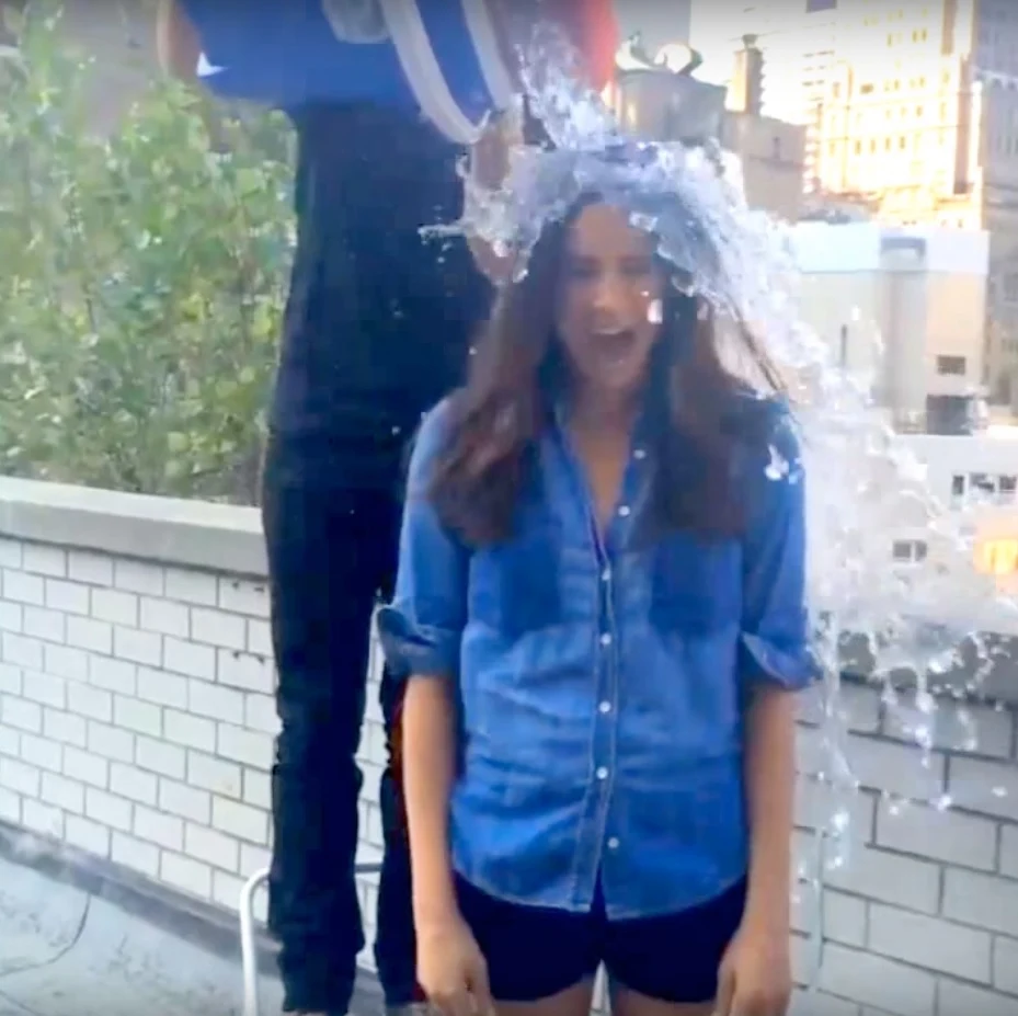 Meghan Markle wzięła udział w "Ice Bucket Challenge" Meghan Markle wzięła udział w "Ice Bucket Challenge"