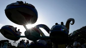 Wesołe miasteczko; zdj. ilustracyjne